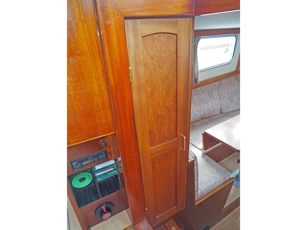 Saloon, Accommodation